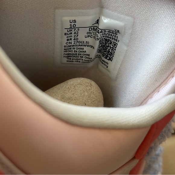 WMNS JORDAN 1 LOW SE “MIGHTY SWOOSHERS” - Picture 4 of 10